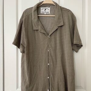 Free Planet Men's Tan Patterned Button Down Shirt